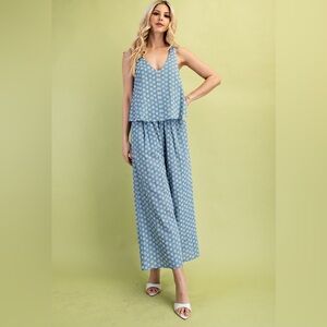 Light Denim Jumpsuit with Pockets. Size: Large